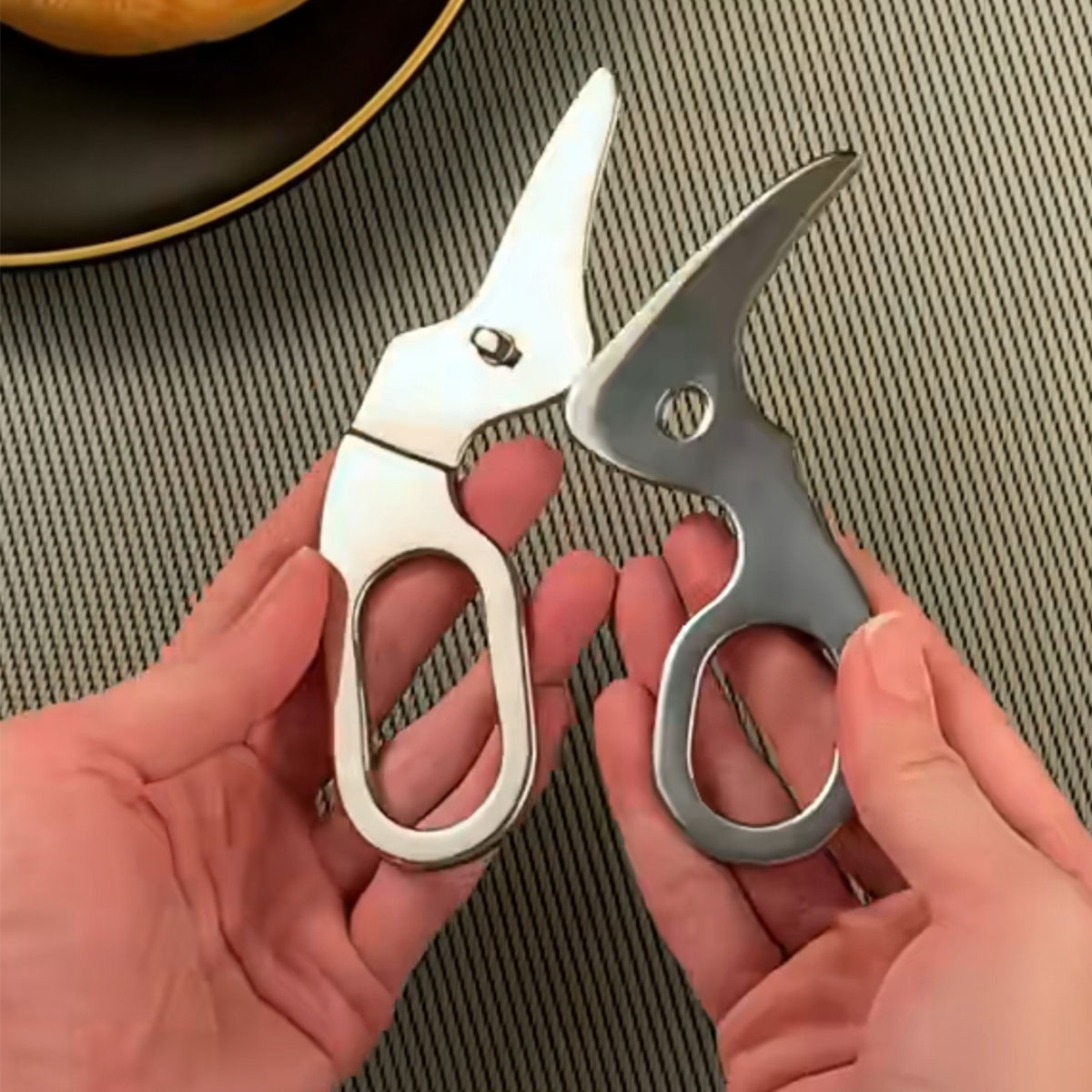 Baby Food Utensil - Gunting Makanan Bayi yang Aman -